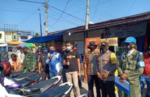 Petugas Covid-19, Razia Pasar Kariango