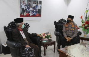 Pererat Hubungan Dengan Ulama, Kabid Humas Polda Sulsel Bersilaturrahmi ke Ketua MUI Sulsel AGH, KH Sanusi Baco