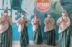 Humas Protokol Pemkot Parepare Kompak Berpakaian Adat Meriahkan HUT Kota ke – 61