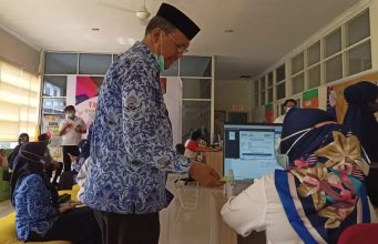 Vaksinasi Covid-19, Kepala Bappeda Parepare Pimpin Staf ke RSUD Andi Makkasau