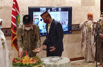 Milad KEBUGIS disiarkan live via Zoom