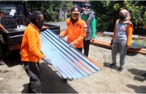 BPBD Pemkot Parepare Turunkan Bantuan Material Bagi Rumah Terdampak Angin Kencang
