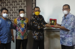 Ketua Bappeda Parepare Menerima Kunjungan DPRD dan Bappeda Sinjai, Belajar RPJMD Pemkot Parepare