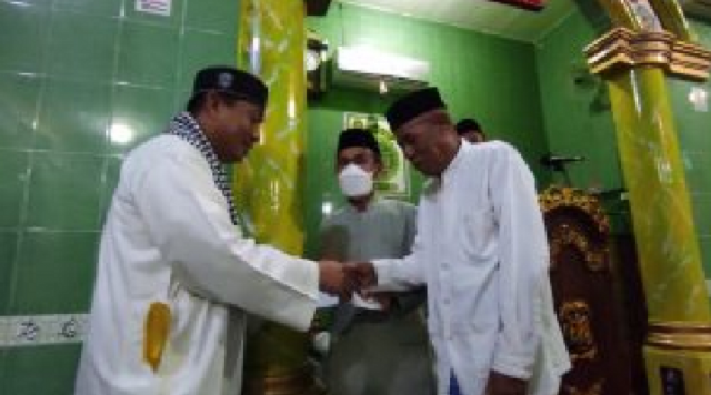 DPRD Kaharuddin Kadir