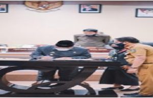 Ketua Pansus DPRD Parepare Menyampaikan 38 Rekomendasi untuk 19 SKPD ke Pemkot