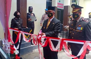 Momen Hari Bhayangkara: Wawali Pangerang Rahim Louncing Dua Mobil Layanan Polres Parepare