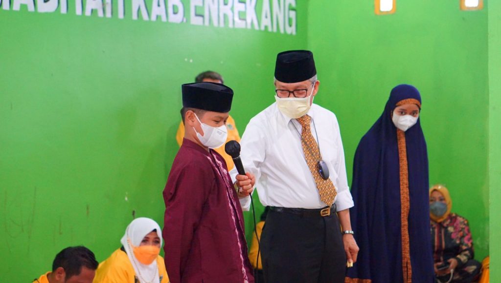 Begini Cara Wali Kota Parepare Berbagi dengan Anak Yatim