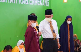 Begini Cara Wali Kota Parepare Berbagi dengan Anak Yatim Begini Cara Wali Kota Parepare Berbagi dengan Anak Yatim