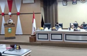 Fraksi DPRD Parepare Bacakan Pandangan Umum Terhadap Ranperda Retribusi Perizinan Tertentu