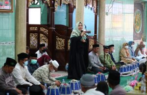 Begini Cara Erna Rasyid Taufan Bawakan Hikmah Maulid