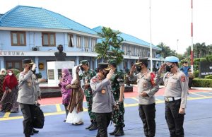 Terbang ke Lumajang, Kapolri Tinjau Langsung Korban Erupsi Gunung Semeru
