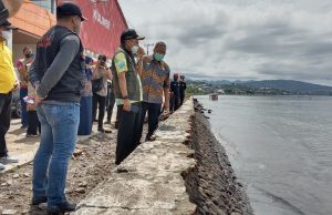 Taufan Pawe Pantau Sejumlah Infrastuktur Yang Rusak Akibat Hujan dan Angin Kencang