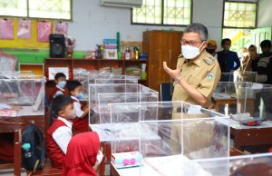 Pantau Sekolah Tatap Muka, Taufan Pawe Apresiasi Pelajar Paham Pentingnya Vaksinasi