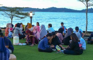 Tangan Dingin Taufan Pawe Sulap Semak-semak Jadi Space Publik