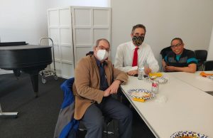 Makan Siang Gaya Potluck