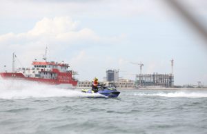 Taufan Pawe Promosikan Wisata Air Makassar Lewat Jetski