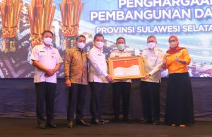 Ditangan Taufan Pawe Kota Parepare Raih Penghargaan Pembangunan Terbaik