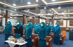 Hj. Erna Ucapkan Selamat Menyambut Tamu Yang Mulia