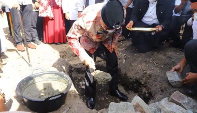 Taufan Pawe Letakan Batu Pertama Pembangunan Pesantren Tahfidzul Quran Yayasan Nahdatul Qurra Wattadrib Parepare