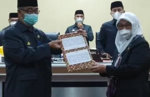 Wawali Parepare Serahkan Rancangan Pagu Indikatif Wilayah Tahun 2023 ke DPRD