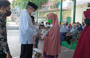 Launching Pasar Murah Ramadan dan Pembagian Beras Rastra, Taufan Pawe : Kesejahteraan Masyarakat Adalah Utama