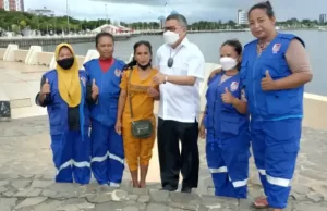 Taufan Pawe Dikenal Masyarakat Luas, Pengunjung Pantai Losari Rebutan Minta Foto Bareng