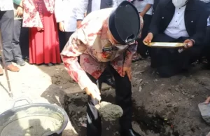 Taufan Pawe Letakkan Batu Pertama Pembangunan Pesantren di Parepare