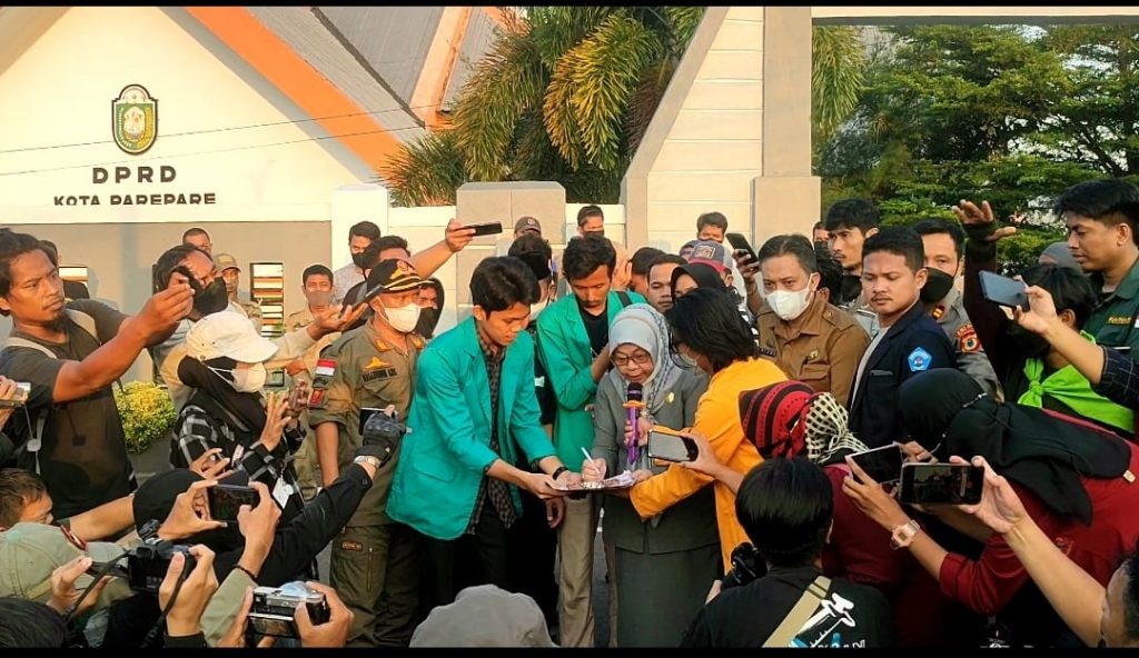 DPRD Parepare Siap Teruskan Tuntutan Mahasiswa ke DPR-RI