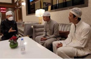 Taufan Pawe Dikunjungi Mahasiswa Asal Parepare