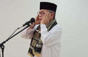 Perdana, Wali Kota Parepare Taufan Pawe Kumandangkan Azan di Masjid Terapung BJ Habibie