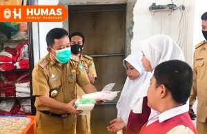 Pemkot Parepare Bagikan Ribuan Masker ke Siswa SD se-Parepare