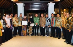 Parepare Kota Layak Anak Peringkat Nindya, Taufan Pawe Terima Penghargaan Dari Menteri Perempuan dan Anak