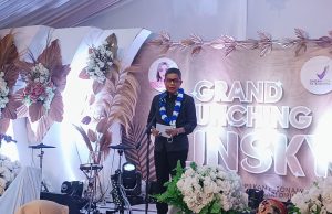 Hadiri Grand Opening Kantor dan Usaha Kosmetik Yunsky, Taufan Pawe Sebut Parepare Kota Aman dan Nyaman Berusaha