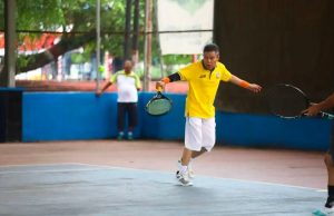 Di Bone, Wali Kota Parepare Tetap Jaga Kondisi Tubuh Sempatkan Bermain Tenis