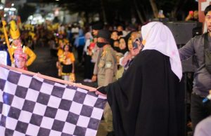 Lepas Barisan Gerak Jalan, Erna Taufan Tumbuhkan Semangat Juang Para Pelajar