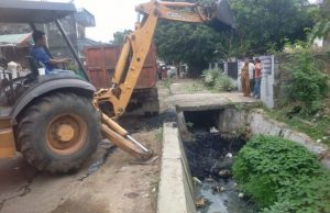 Bergerak Cepat Antisipasi Banjir, Pemkot Parepare Keruk Kantung Pasir di Titik Rawan