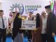 Erna Taufan Serahkan Beasiswa Penuh Bagi Mahasiwa Penghafal Quran 30 Juz