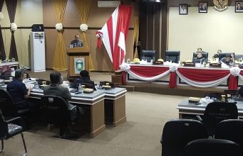 Paripurna DPRD, Pemkot Parepare Serahkan Dokumen KUa PPAS APBD Tahun 2023