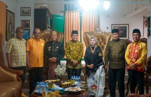 Taufan Pawe Silaturahmi Dengan Datu Luwu XL Andi Maradang Makkulau