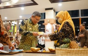 Di Depan Taufan Pawe, Gubernur Jatim Khofifah Sebut Parepare Seperti Singapura