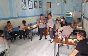 Kapolsek Soreang, Refres dengan ngopi Bareng setelah Pembersihan Pohon Tumbang