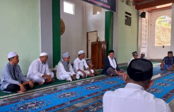 Jumat Perdana di Masjid Andalusia, FPI Parepare Bacakan Pernyataan Sikap