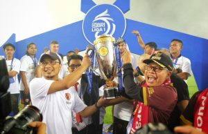 Taufan Pawe Konvoi Kemenangan PSM Makassar