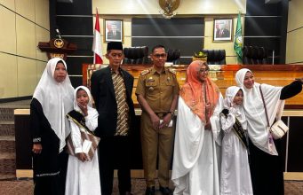Lazismu Bagikan THR Ratusan Juta ke Guru Honorer