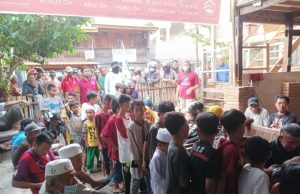 Front Persaudaraan Islam Parepare, Bagi Beras dan Takjil Lagi untuk Warga