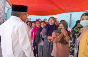 Borong Beras di Pasar Murah Pemkot Parepare, TP Bagikan Ke Warga Secara Gratis