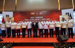 Kanwil Kemenkumham Sulsel Terima Penghargaan Kinerja Anggaran Terbaik Semester Satu