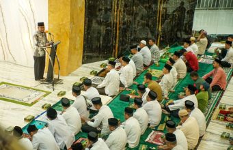 Zikir di Masjid Terapung Bj Habibie Sambut Tahun Baru Islam 1445 Hijriah