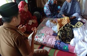 Wujud Kepedulian, Lurah Labukkang Melayat Kerumah Warga yang Meninggal Dunia
