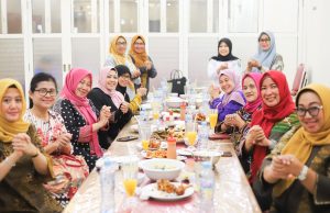 ERAT Jamu Makan Siang Istri Pejabat TNI Sulsel di Kota Parepare.